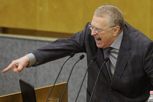 Жириновский сравнил себя с троллейбусом без проводов