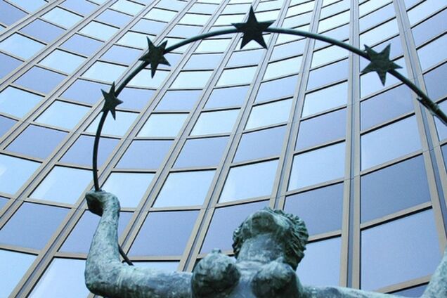 Евросоюз хочет снять санкции с трех украинских экс-чиновников – СМИ