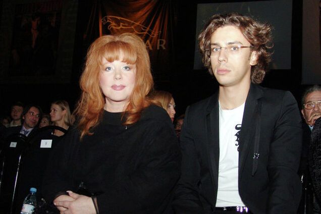 Пугачева заставляет Галкина рыть землянку