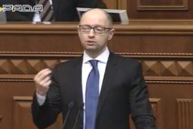 Яценюк назвал три угрозы Украины, с которыми Кабмин будет бороться в 2015 году