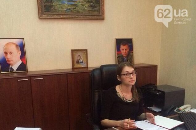 Фотофакт: портрети Путіна і Захарченка стоять в кабінеті 'міністра ДНР'