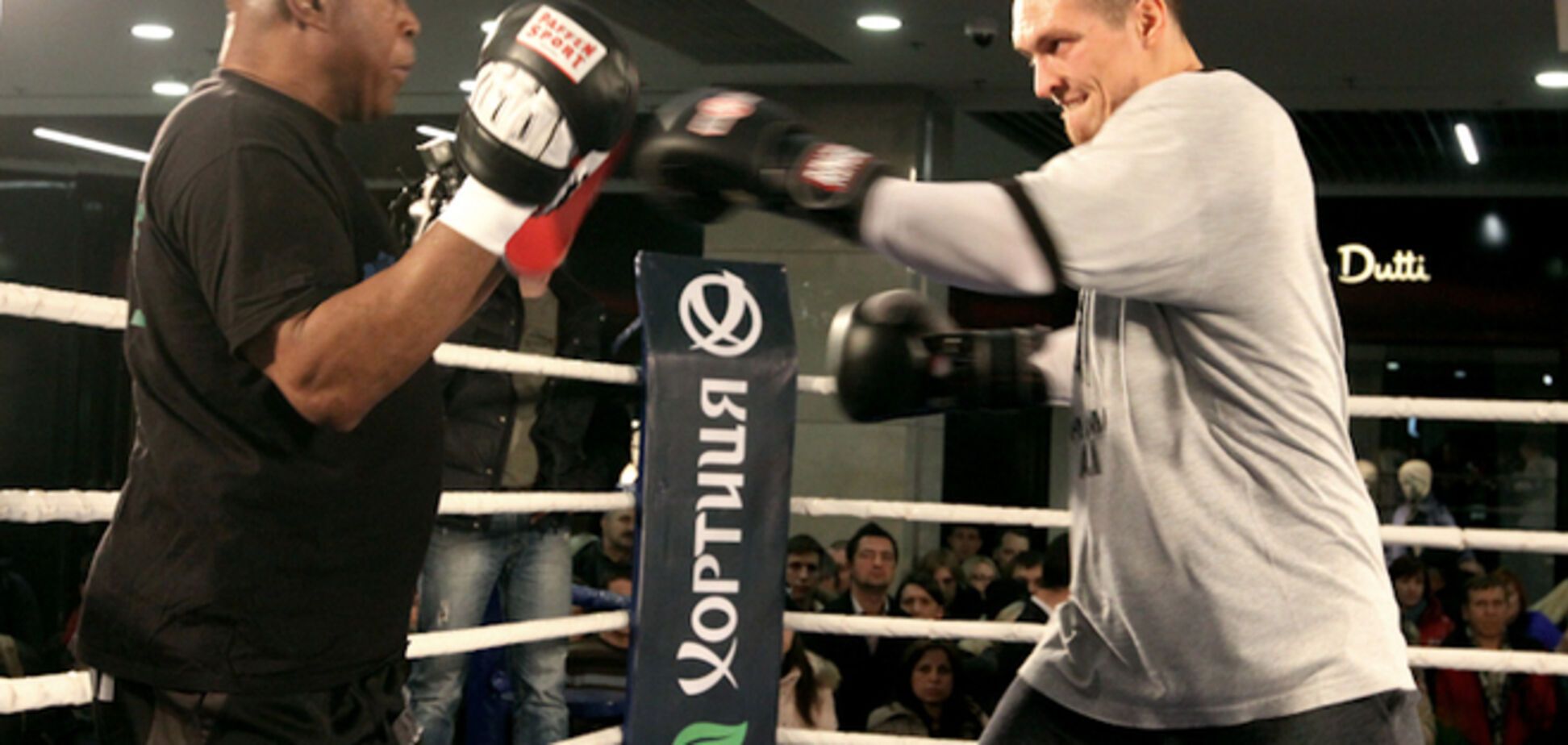 Усик пообещал удивить зрителей чем-то новым