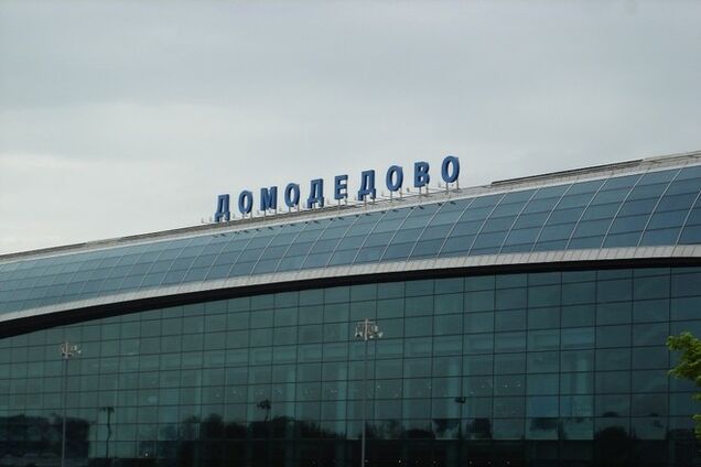 Півроти 'строковиків' з Москви цивільним літаком терміново відправили до Ростова