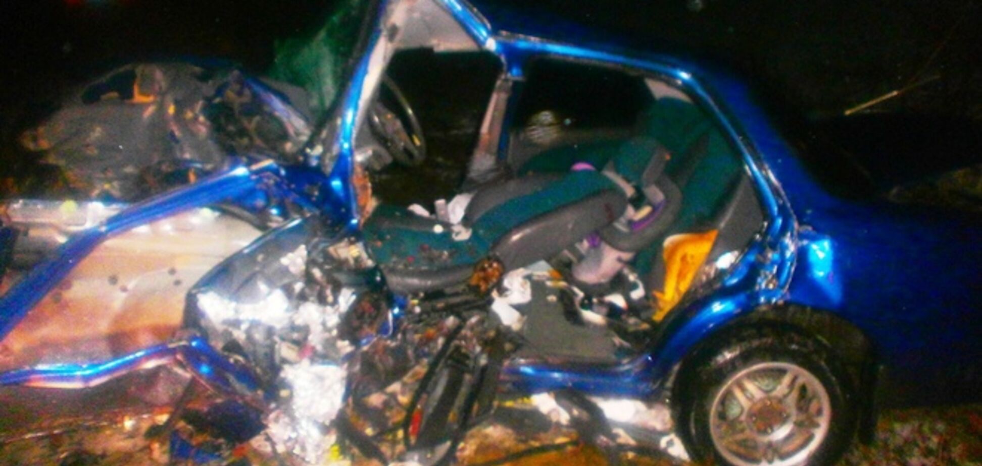 Лобовое ДТП на Киевщине: на скользкой дороге столкнулись две иномарки