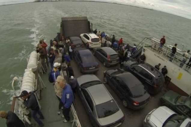 Туман парализовал работу Керченской переправы