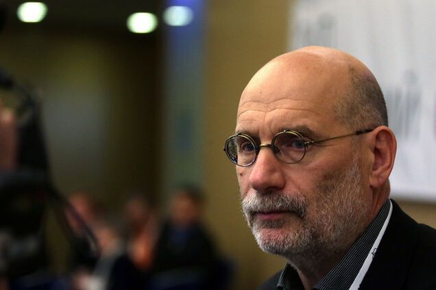 Борис Акунин рассказал о панике Путина и угрожающем будущем России