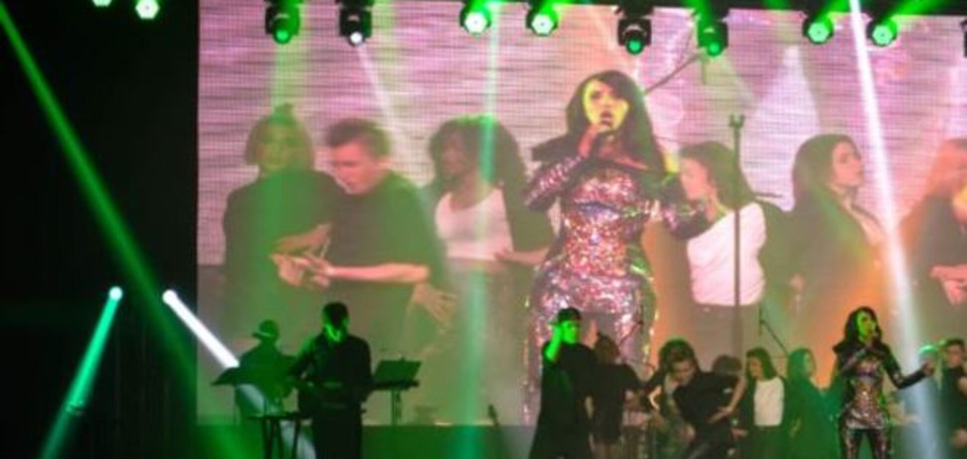 Джамала сделала свой самый большой сольный концерт бесплатным для переселенцев из Крыма и Донбасса