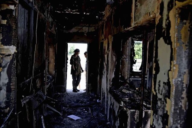 Полупустые магазины и комендантский час: СМИ показали жизнь в 'столице' 'ЛНР'