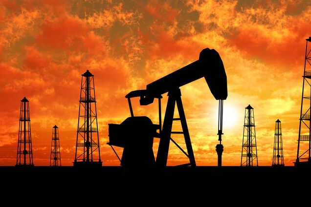 Стали известны причины падения цен на нефть - The Economist