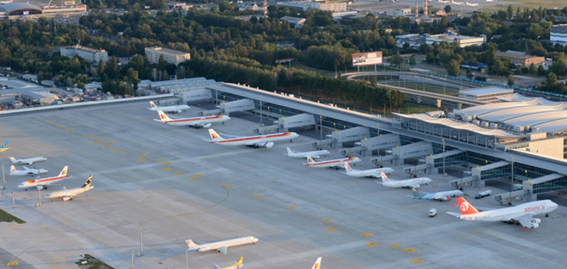 Стало известно, когда заработают аэропорты Днепропетровска, Запорожья и Харькова