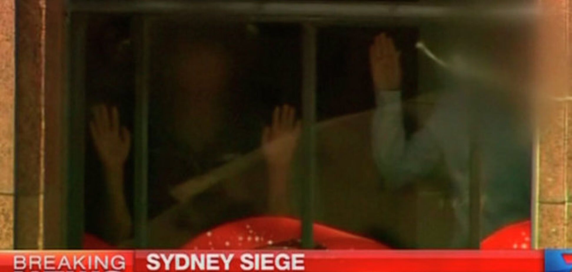 Шестерым заложникам удалось вырваться из кафе в Сиднее