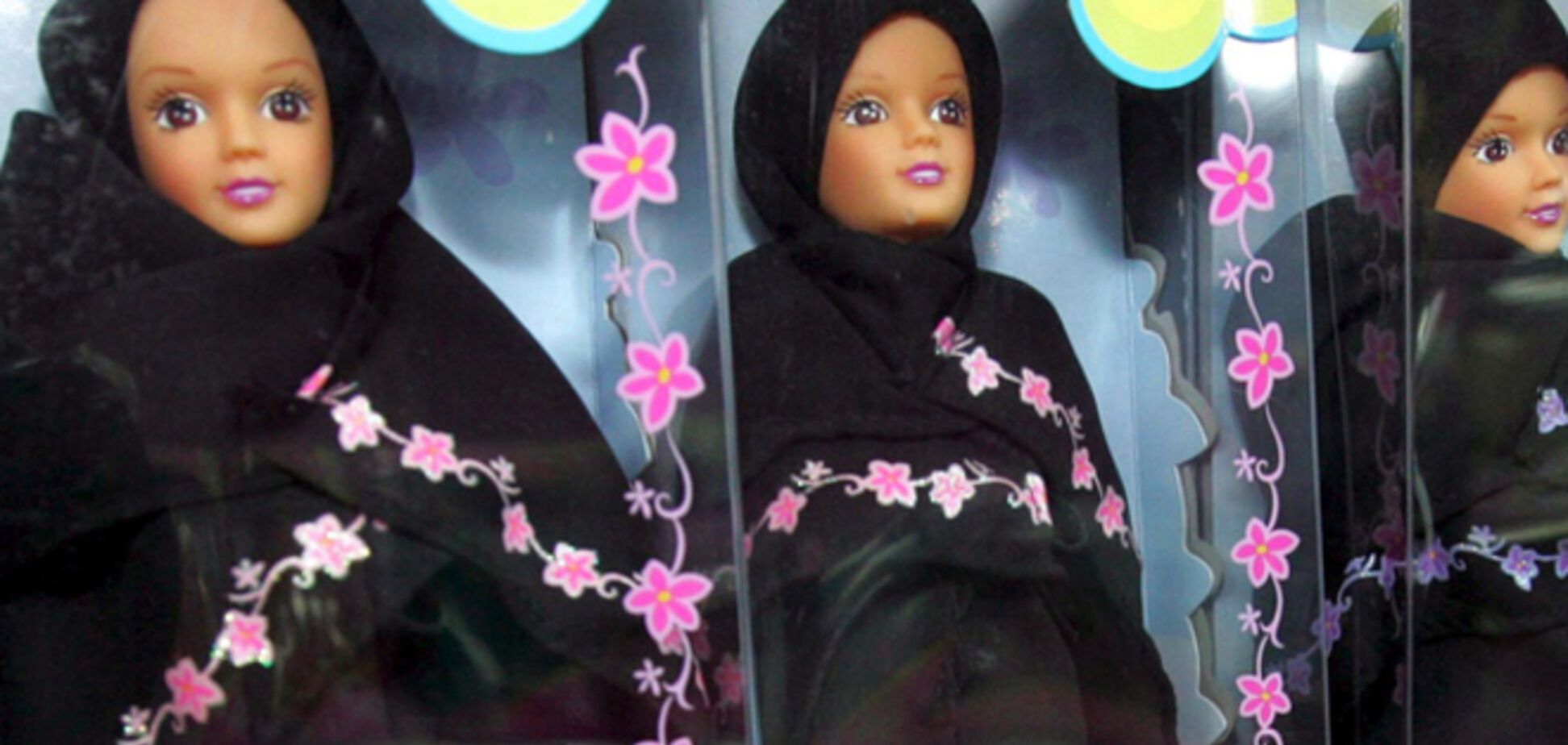 В Британии в продаже появились Барби-мусульманки: в хиджабе и без лица