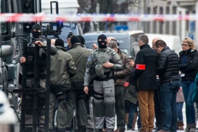 Полиция бельгийского Гента освободила заложника и задержала троих преступников