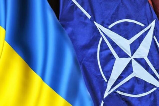 Яценюк попросил НАТО о дополнительной помощи