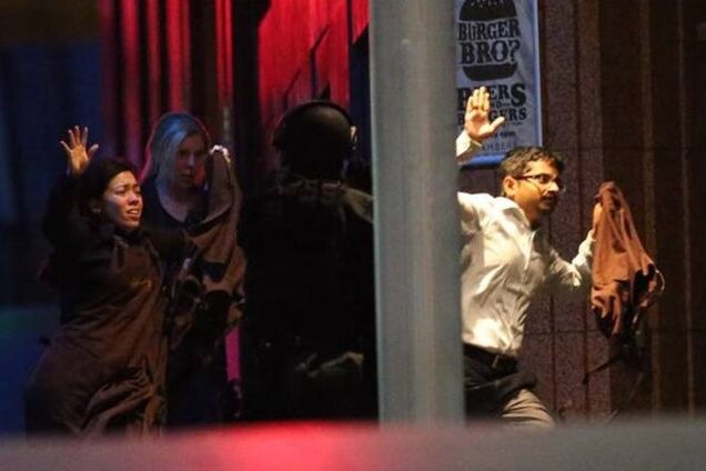 Полиция завершила штурм кафе в Сиднее: террориста застрелили