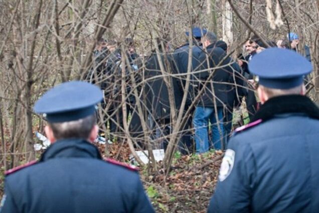 В МВД озвучили основную версию кровавого убийства семьи на Прикарпатье 