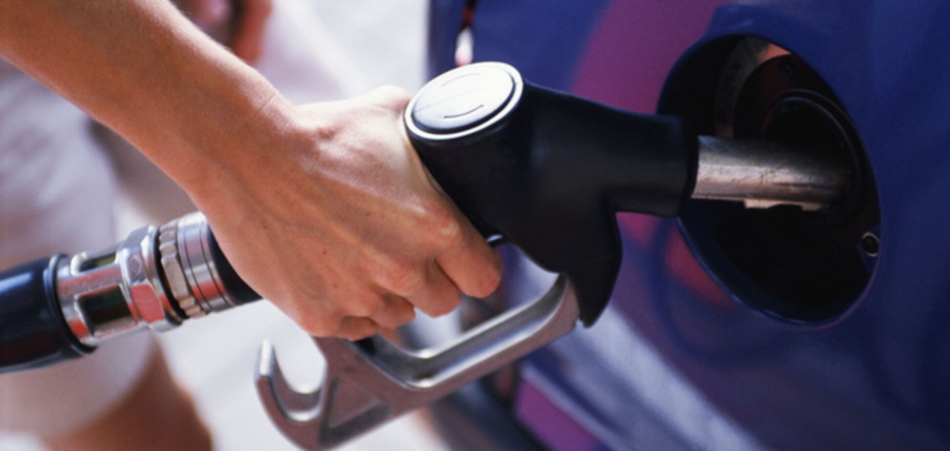 В Украине начали резко расти цены на бензин