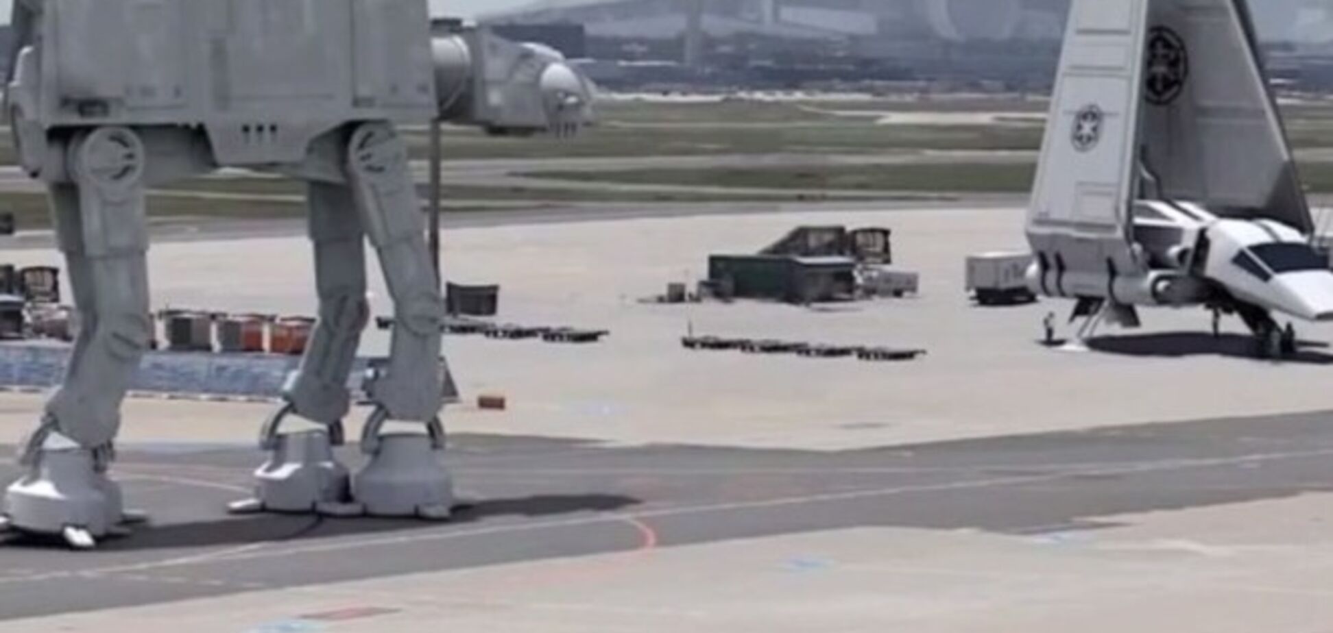 Блогер показав 'секретні війська НАТО' в харківському аеропорту: фантастичне відео