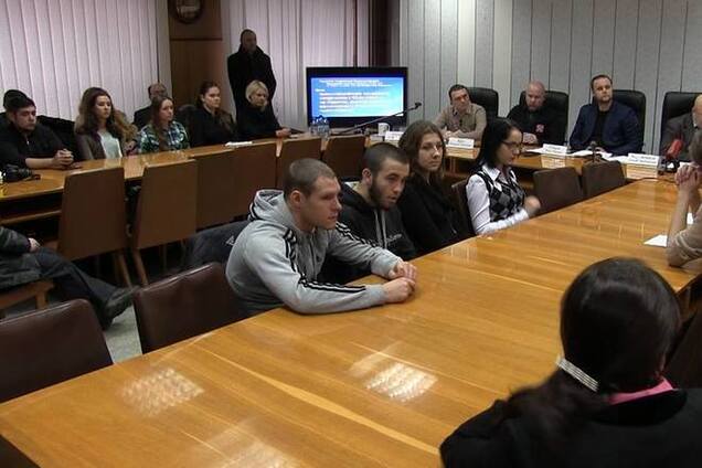 Губарев напугал 'историков' в спортивных костюмах вторжением войск НАТО на Донбасс