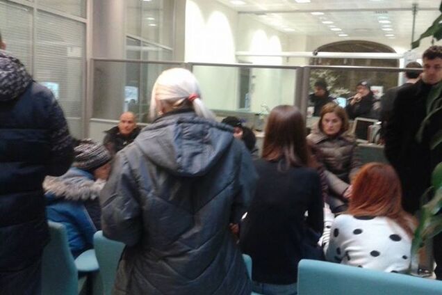 Возмущенные киевляне захватили отделение банка: милиция не зафиксировала нарушений