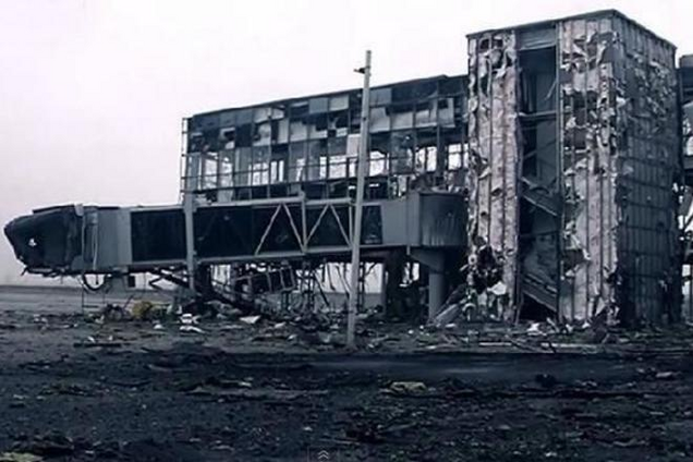 Режим 'тишины'. Снайперы террористов обстреляли донецкий аэропорт