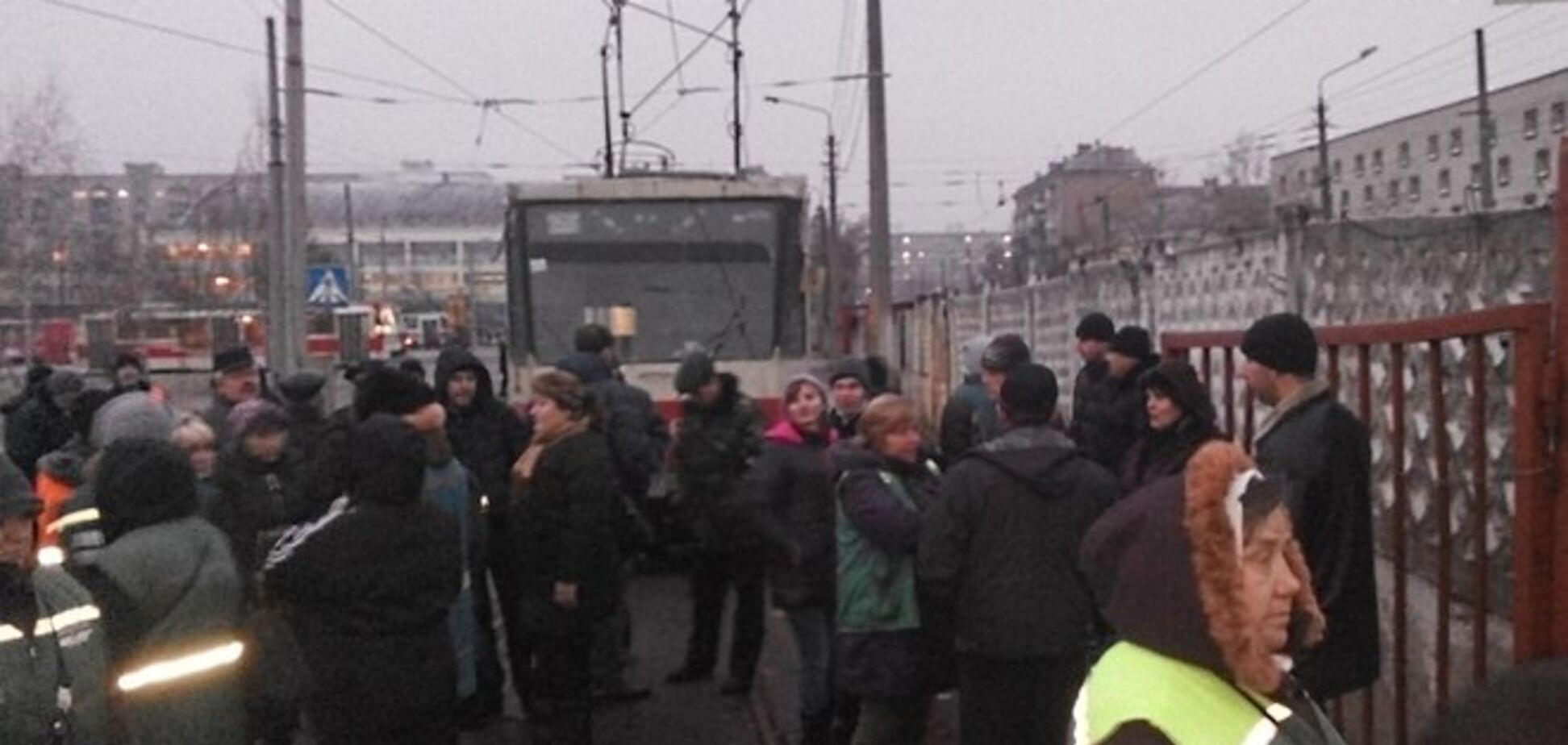 Водители столичных трамваев отказались работать и объявили бессрочную забастовку
