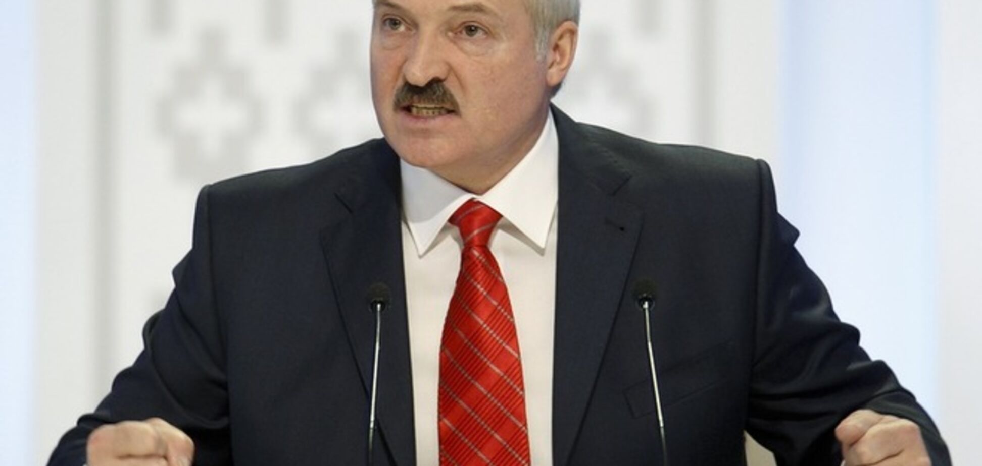 Лукашенко потребовал, чтобы Россия расплачивалась с Беларусью твердой валютой, а не рублями