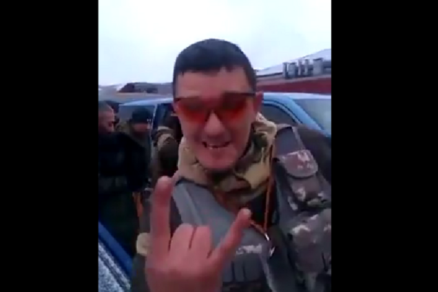 Новая партия укомплектованных 'туристов' прибыла в Донецк: видеофакт