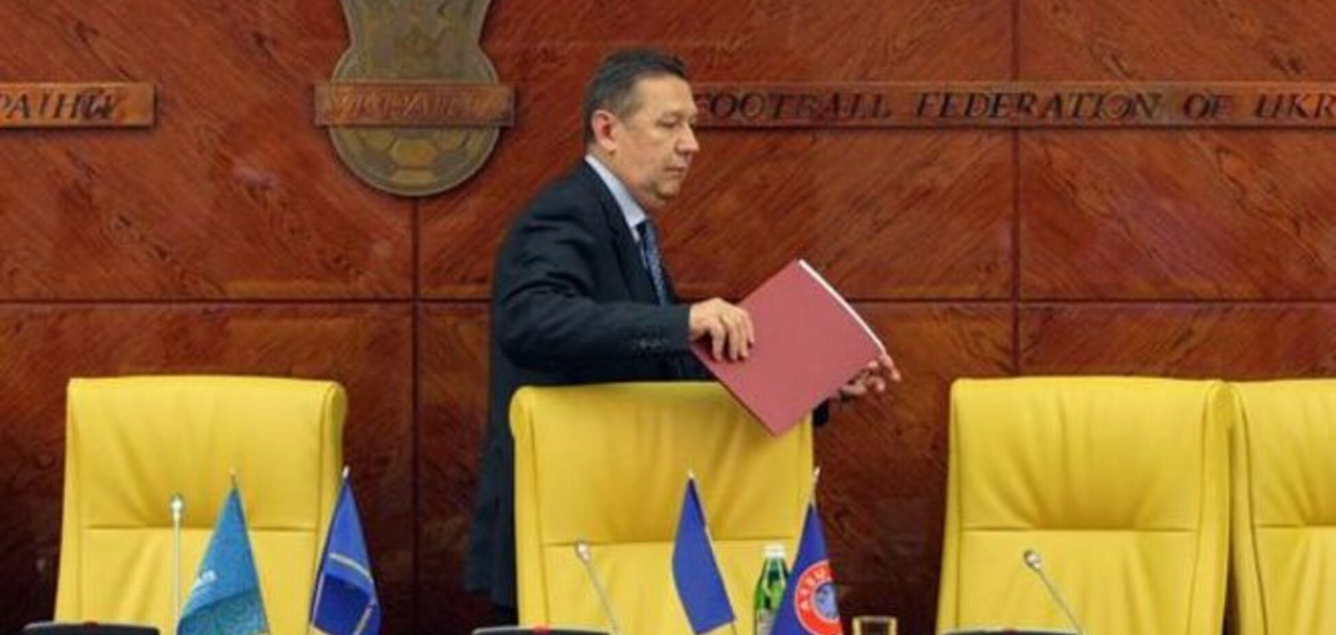 Президент ФФУ Коньков пригрозил оппозиции компроматом