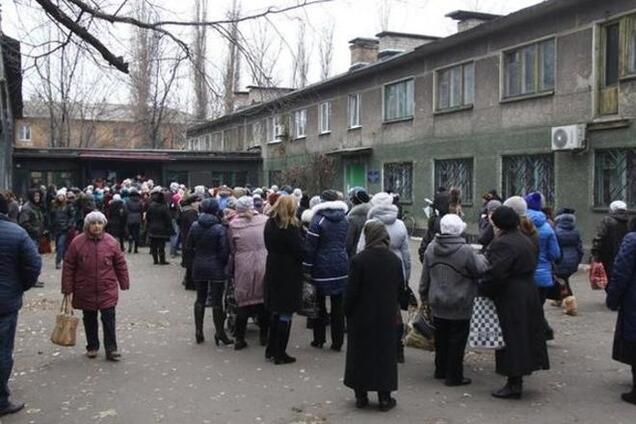 Реалии 'ДНР': террористы застрелили женщину в очереди за пособием