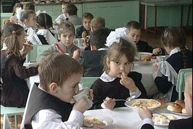 В українських школах немає грошей на безкоштовне харчування