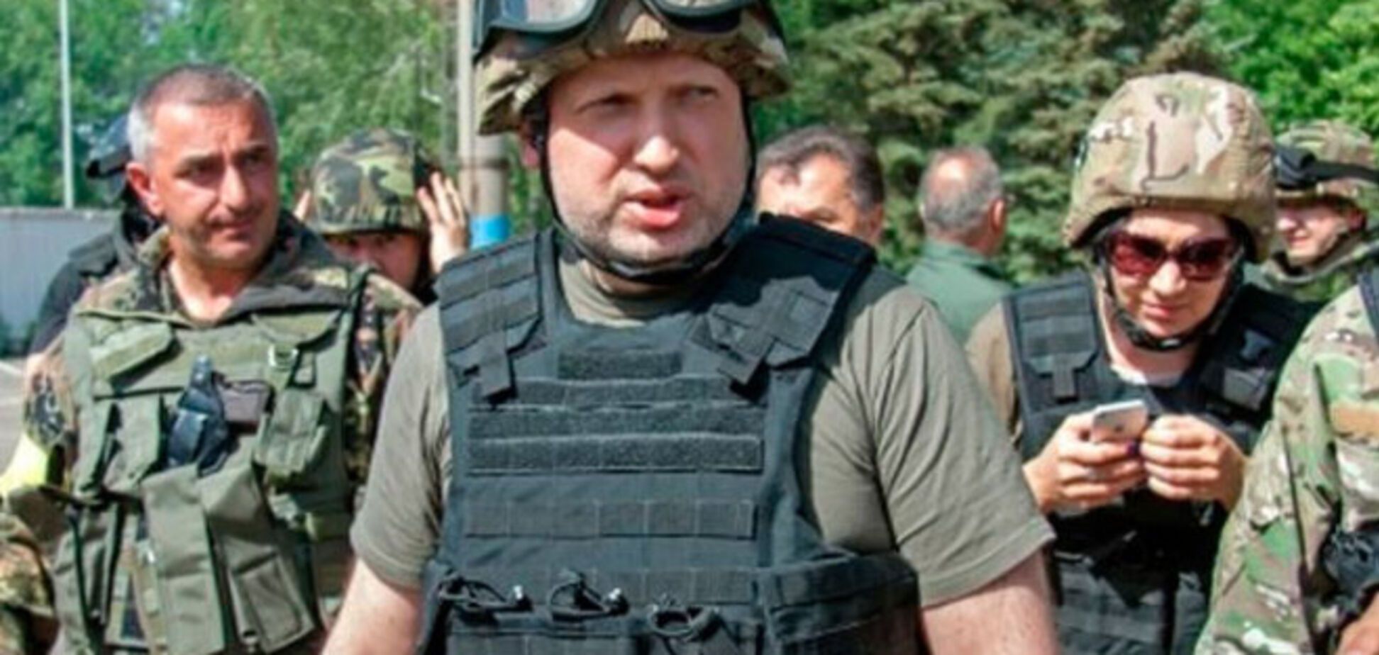 Реформировать силовой блок Турчинову придется прямо в поле