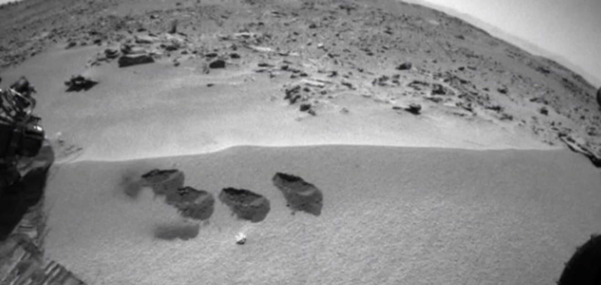 Двухлетнее путешествие Curiosity на Марсе показали в кратком видеоролике