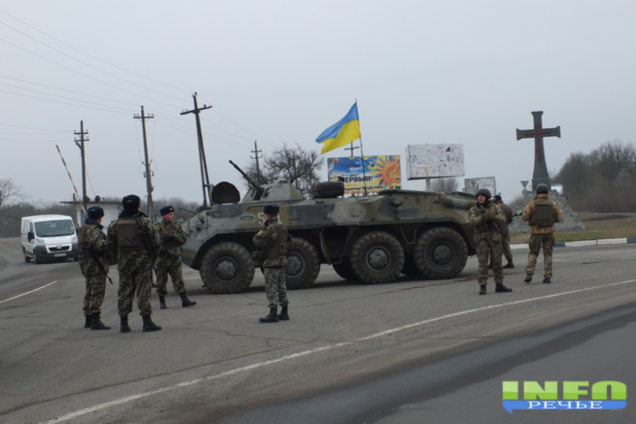 На въезде в Измаил выставили БТРы: опубликованы фото