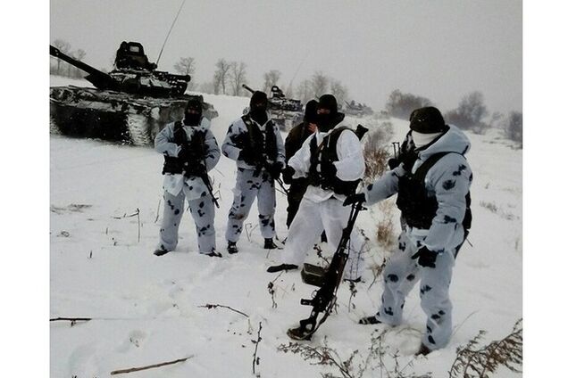 Россия вернула на границу с Украиной 'прошедших учения' летом вояк: фотодоказательства