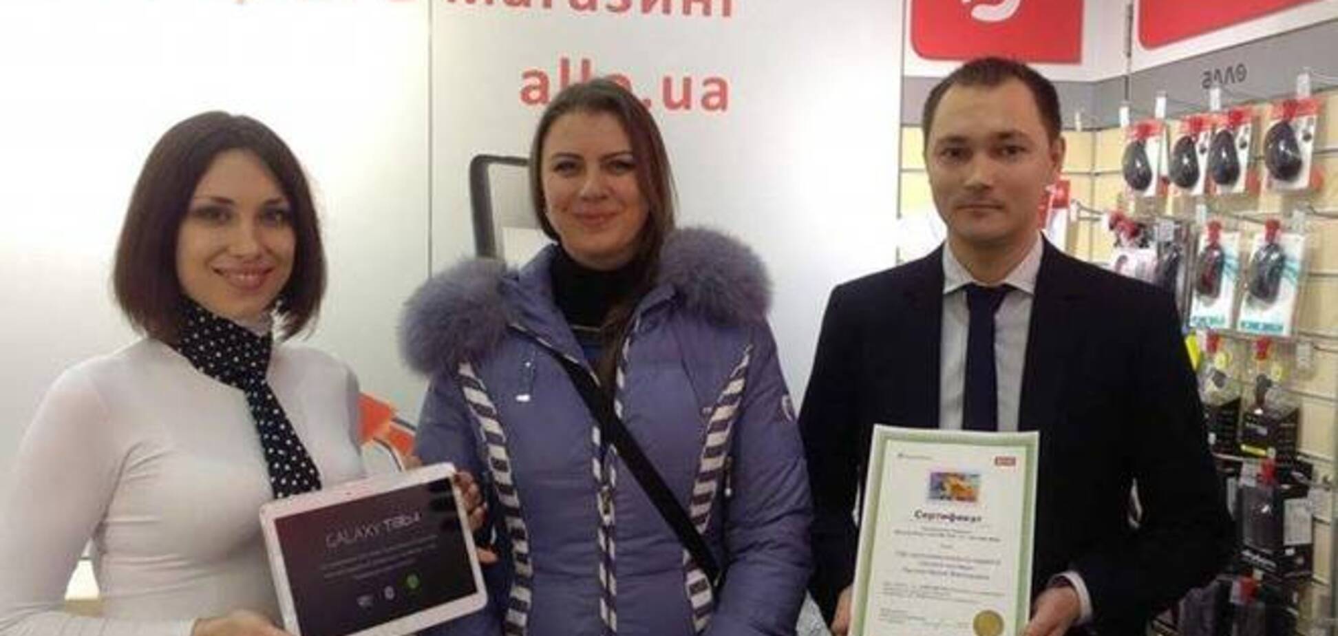 700-тысячный клиент сервиса 'Оплаты частями' бесплатно получил новый планшет