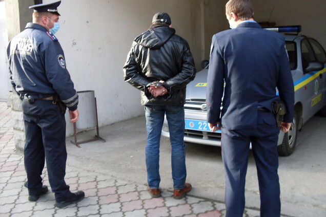 В Харькове рецидивист устроил стрельбу в помещении кредитного предприятия