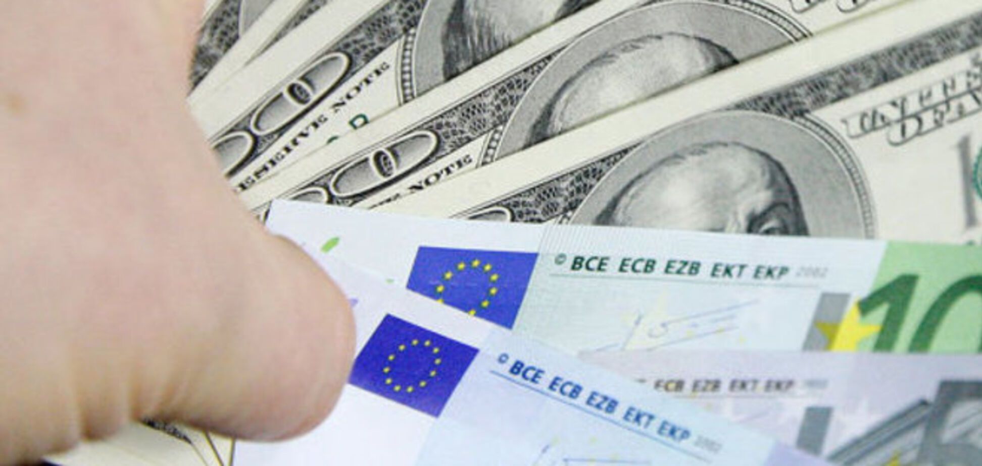 Террористы в Донецке установили заоблачный курс доллара и евро - СМИ