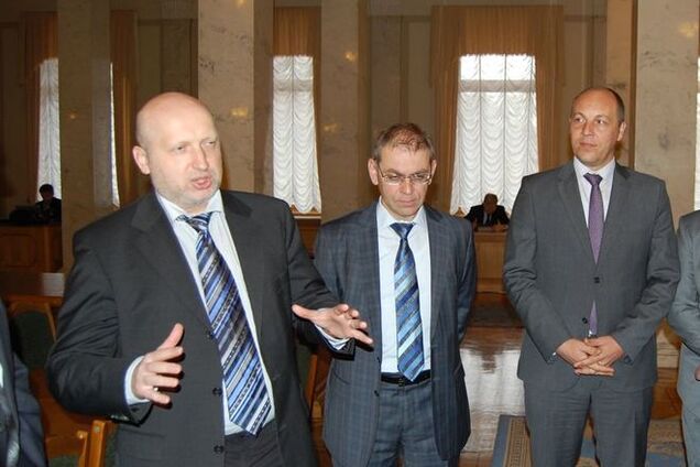 Народный фронт предлагает Раде отменить 'закон об амнистии' участников событий на Донбассе