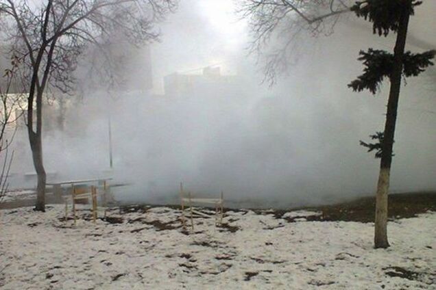 В Киеве произошел прорыв теплотрассы: проспект накрыло 'туманом'