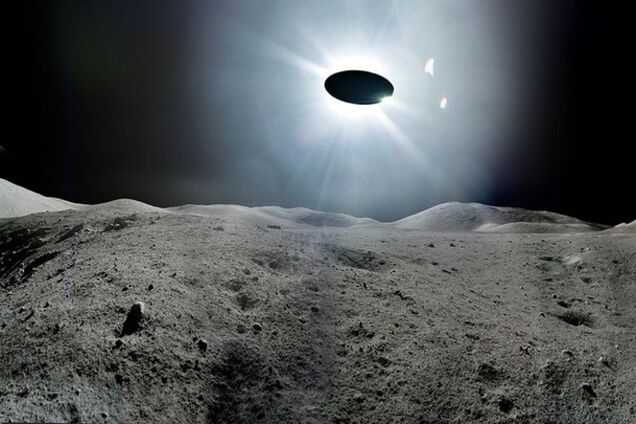 В США засняли целую стаю НЛО, летевших с Луны