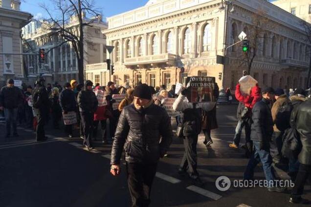 Под Радой снова митинги: активисты перекрыли улицу Грушевского