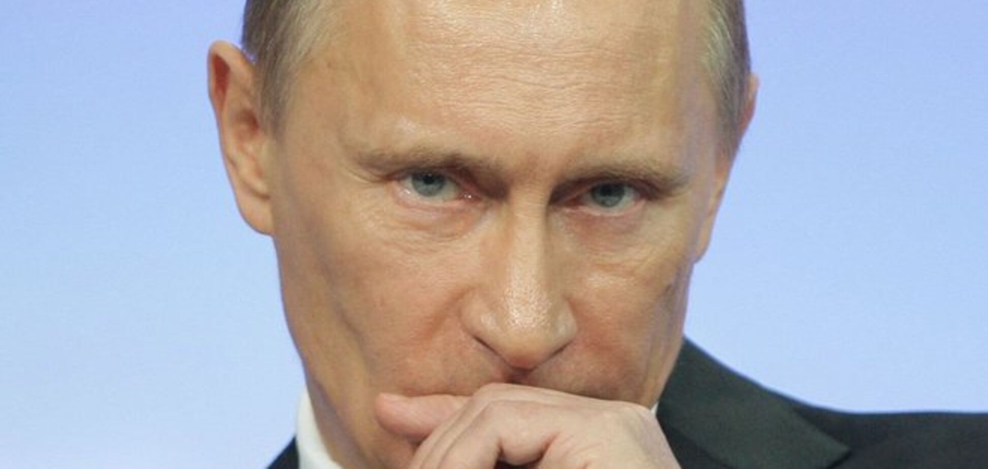 Путин заморозил зарплаты чиновников до 2016 года