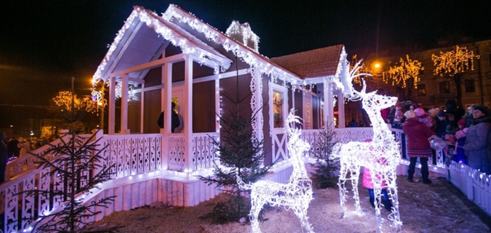 Фирташ открыл Рождественский городок в Черновцах