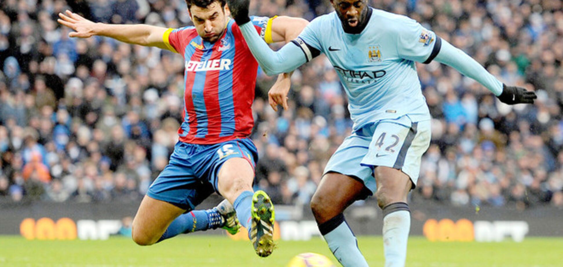 'Манчестер Сити' с разгромом догнал лидера чемпионата Англии