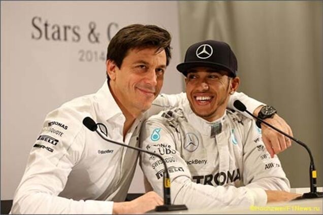 Босс 'Мерседеса' боится ездить в одной машине с Хэмилтоном