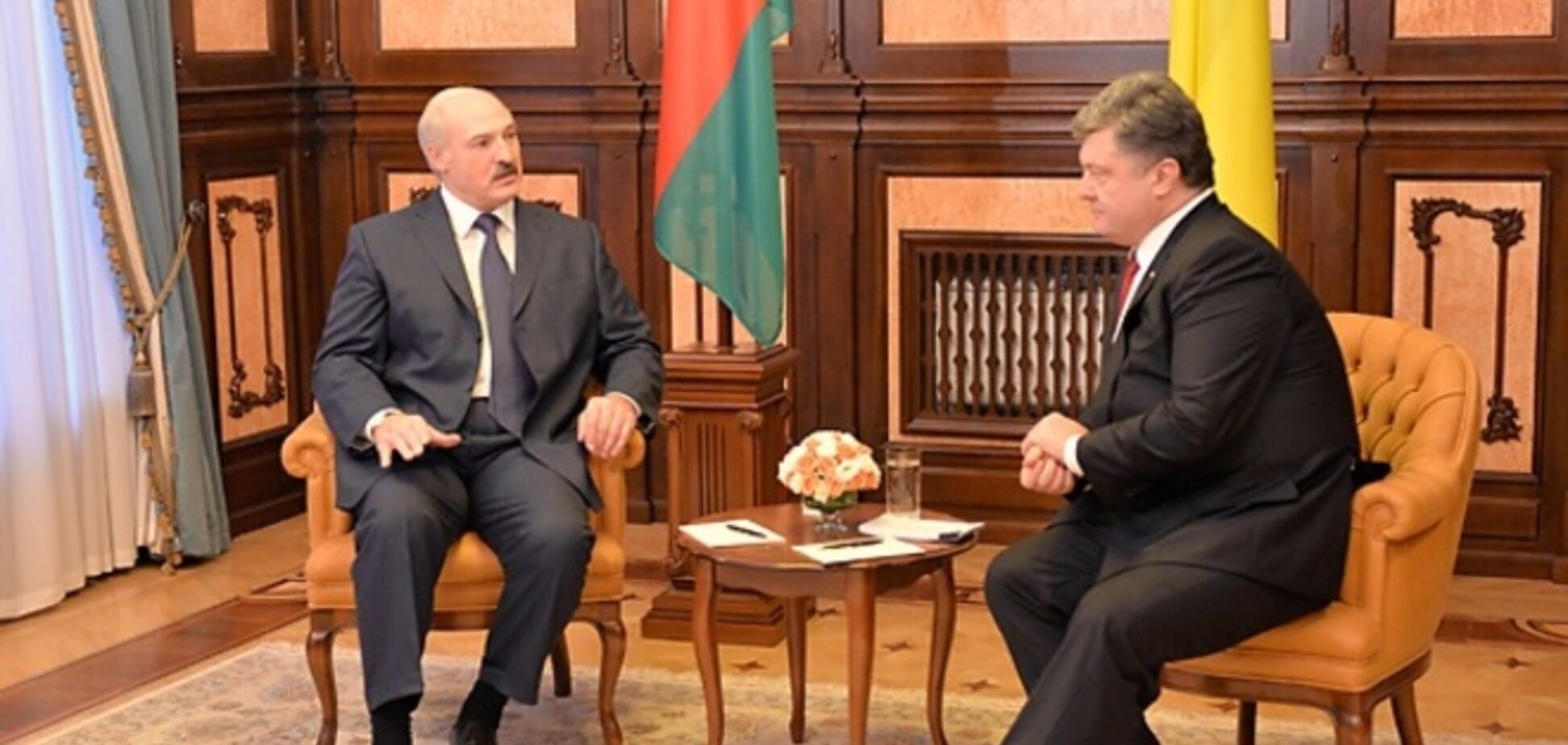Порошенко пообещал Лукашенко помочь наладить отношения с ЕС