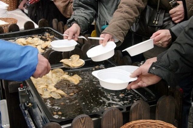 Самый длинный в Европе рождественский стол: поляков ждут 200 тыс. вареников