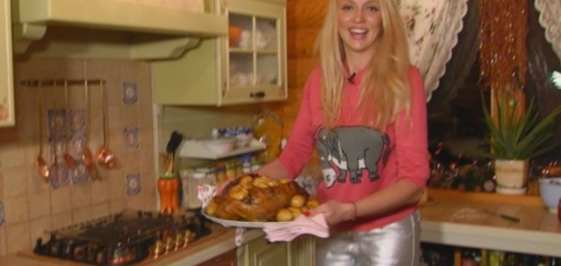 Оля Полякова показала свое 'Межигорье' и призвала женщин учиться доить
