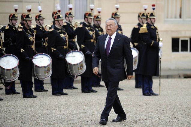 Назарбаев задумался об ограничении на ввоз российских товаров в Казахстан